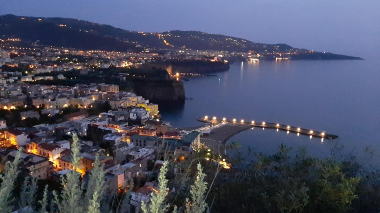 Apartamento Bella Vista House-Sorrento Coast - Free Parking-Solarium Vico Equense Exterior foto